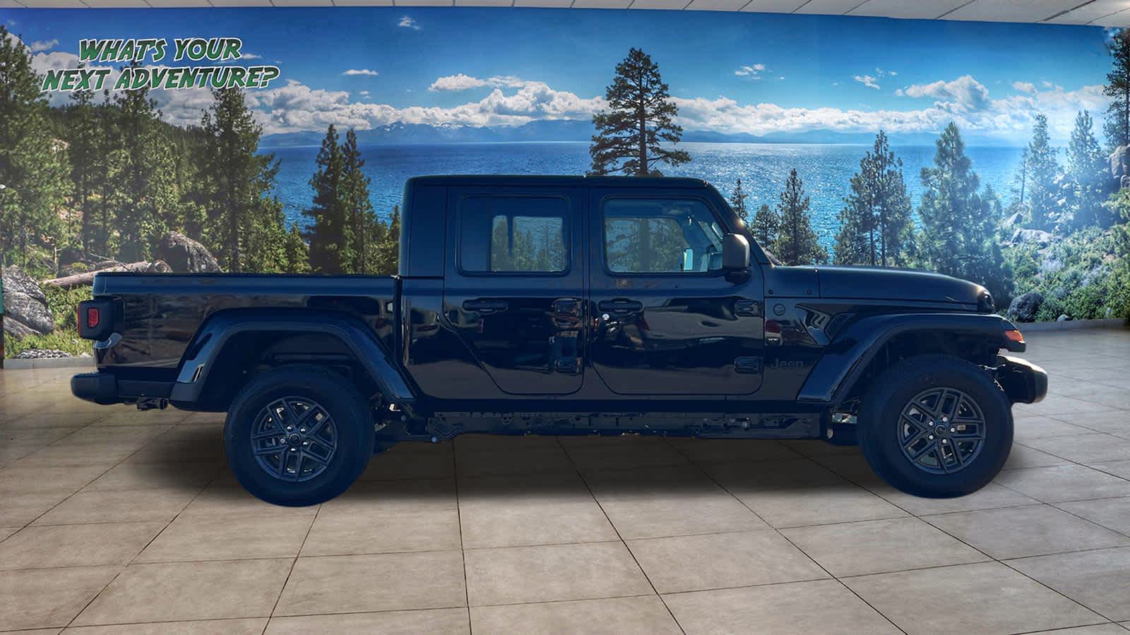 Thumbnail: 2026 Jeep Gladiator - 4