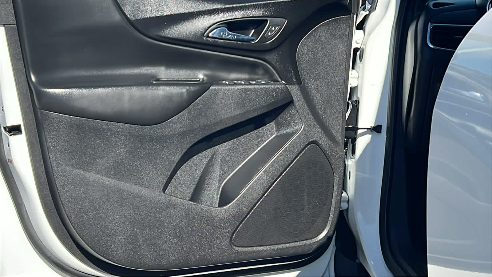 Thumbnail: 2020 Chevrolet Equinox - 23