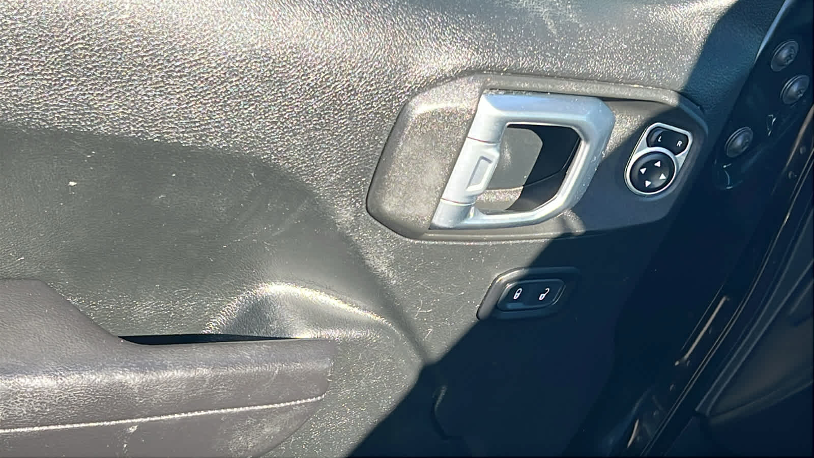 Thumbnail: 2020 Jeep Gladiator - 22