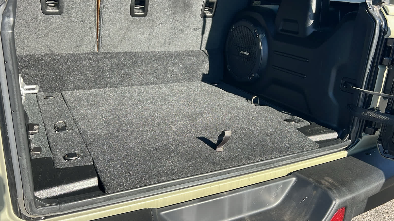 Thumbnail: 2022 Jeep Wrangler - 27