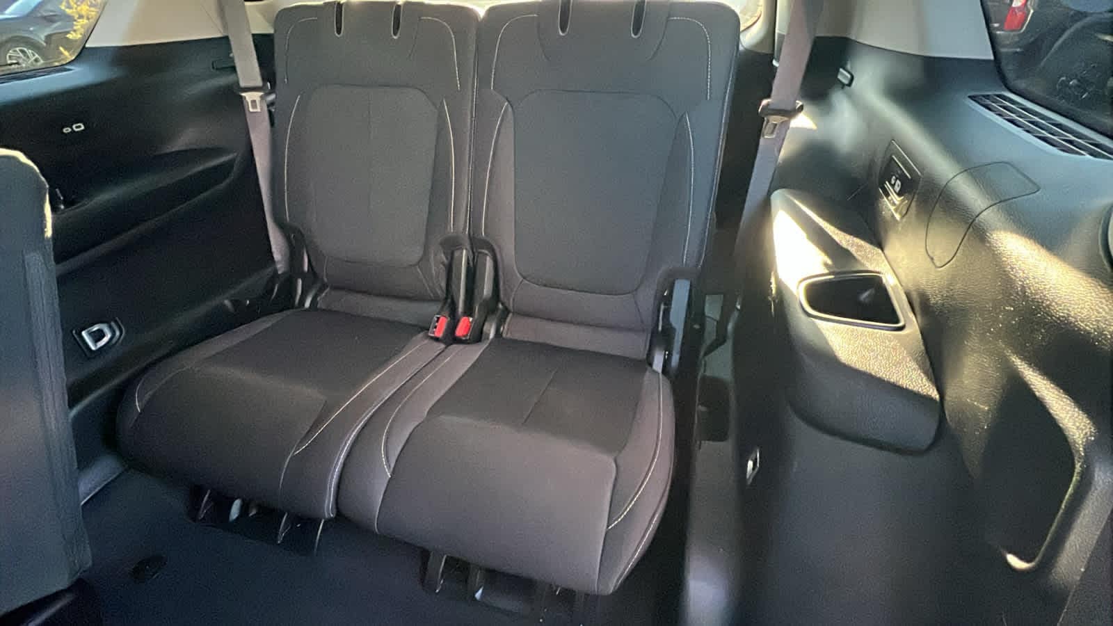 Thumbnail: 2022 Jeep Grand Cherokee - 31