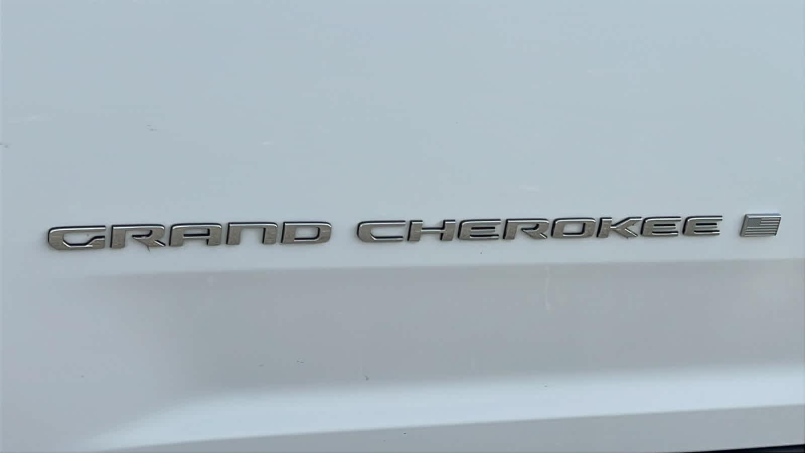 Thumbnail: 2023 Jeep Grand Cherokee - 28