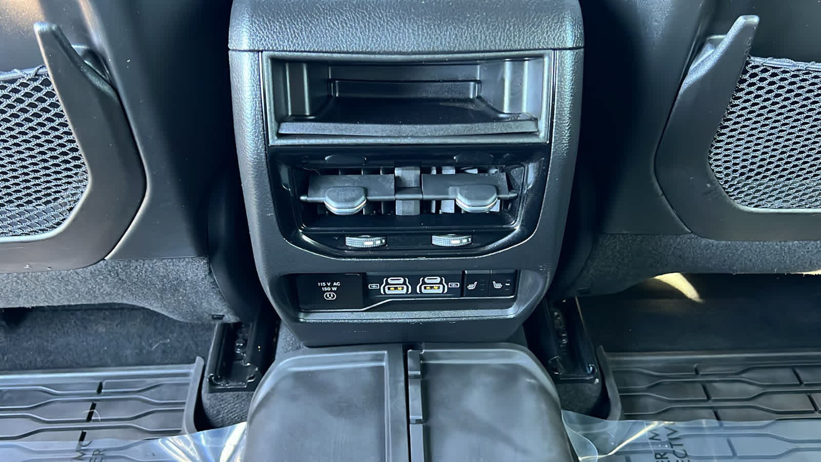 Thumbnail: 2022 Jeep Grand Cherokee - 25