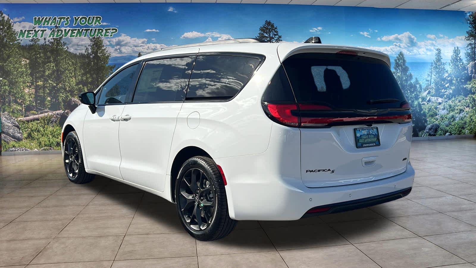 Thumbnail: 2026 Chrysler Pacifica - 7