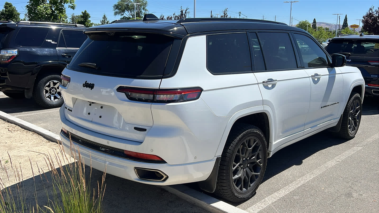Thumbnail: 2023 Jeep Grand Cherokee - 5
