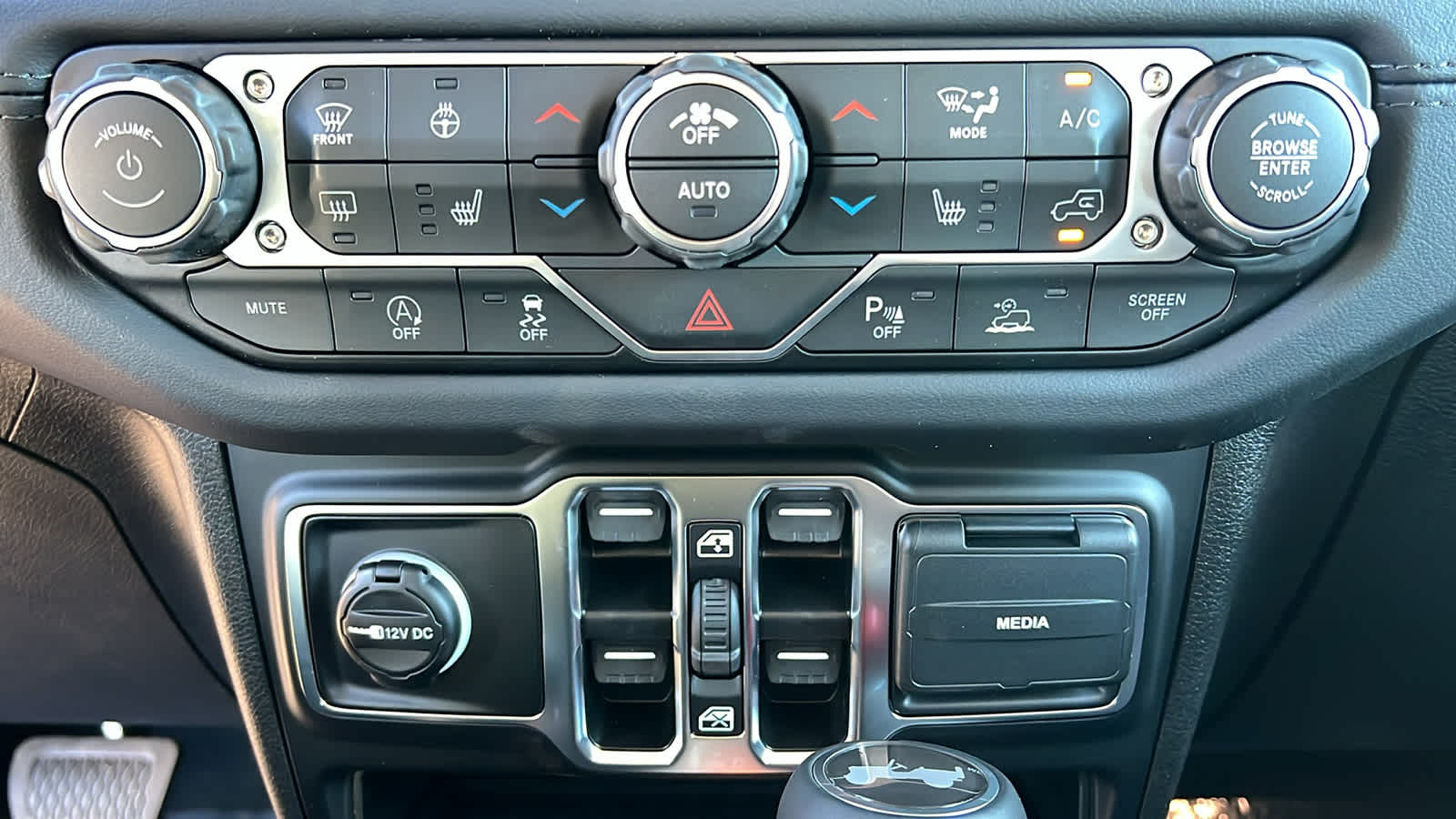 Thumbnail: 2026 Jeep Wrangler - 14