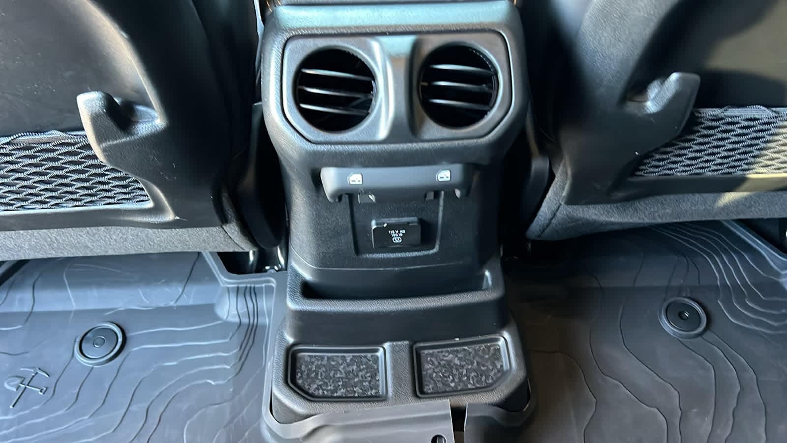 Thumbnail: 2025 Jeep Wrangler - 25