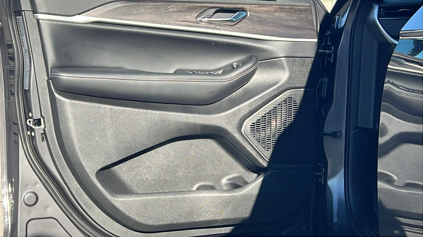 Thumbnail: 2026 Jeep Grand Cherokee - 23