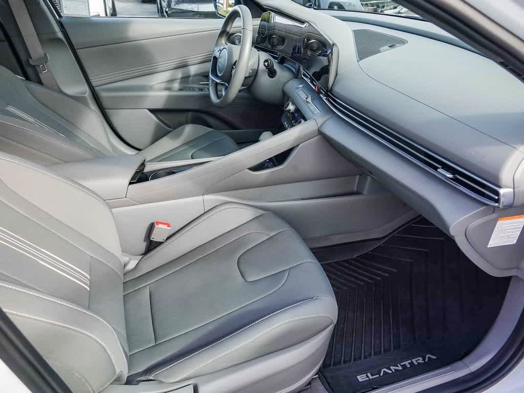 Thumbnail: 2025 Hyundai Elantra - 15