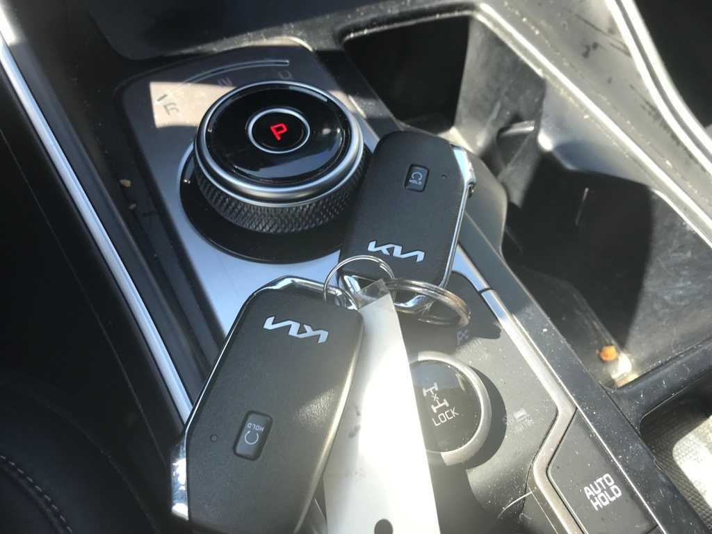 Thumbnail: 2022 Kia Sorento - 8