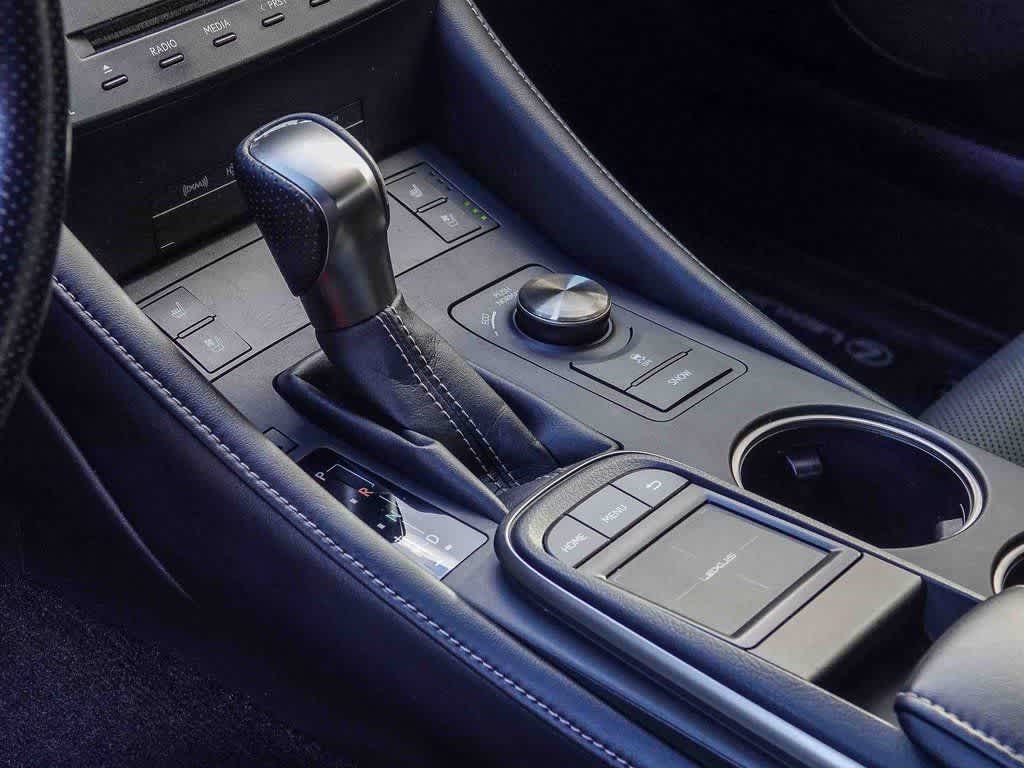 Thumbnail: 2017 Lexus RC - 17