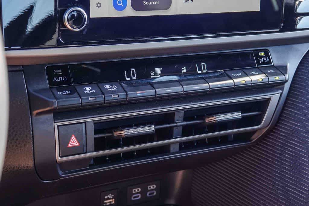 Thumbnail: 2025 Toyota Camry - 21