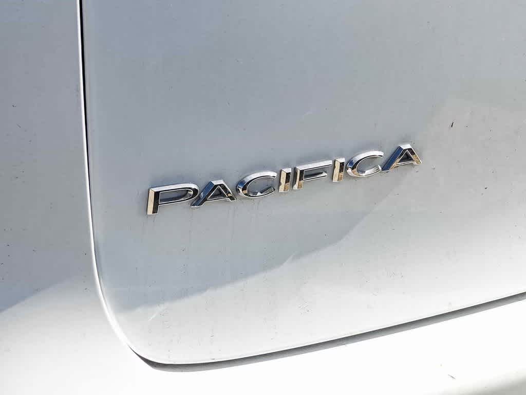 Thumbnail: 2023 Chrysler Pacifica - 17