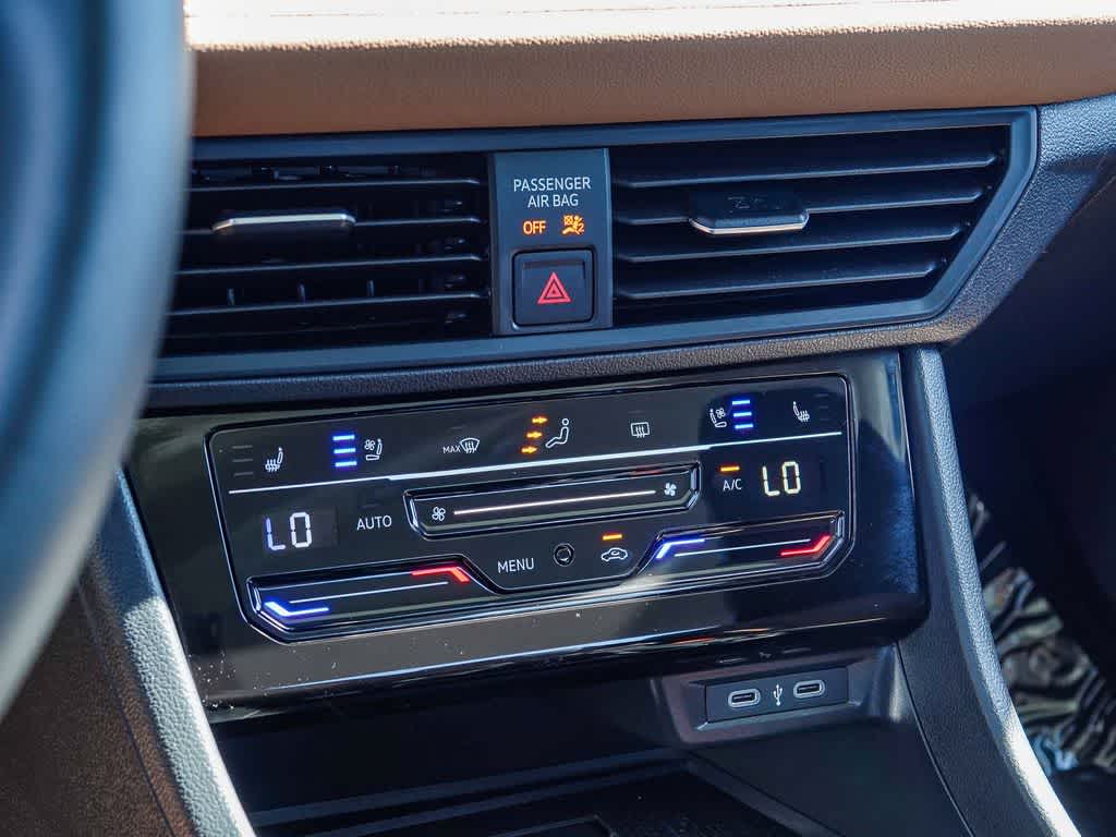 Thumbnail: 2025 Volkswagen Jetta - 22