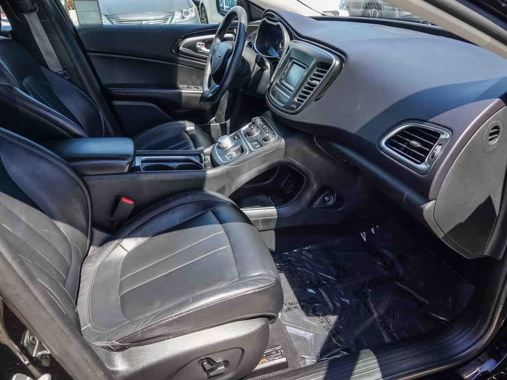 Thumbnail: 2015 Chrysler 200 - 15