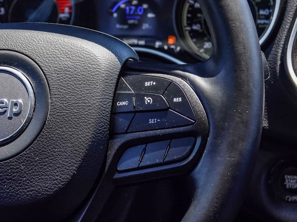 Thumbnail: 2021 Jeep Cherokee - 13