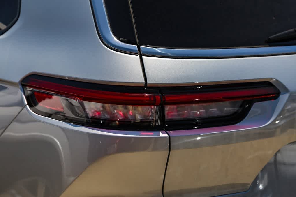 Thumbnail: 2022 Jeep Grand Cherokee - 7