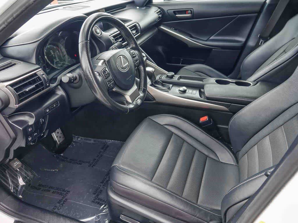 Thumbnail: 2019 Lexus IS - 16