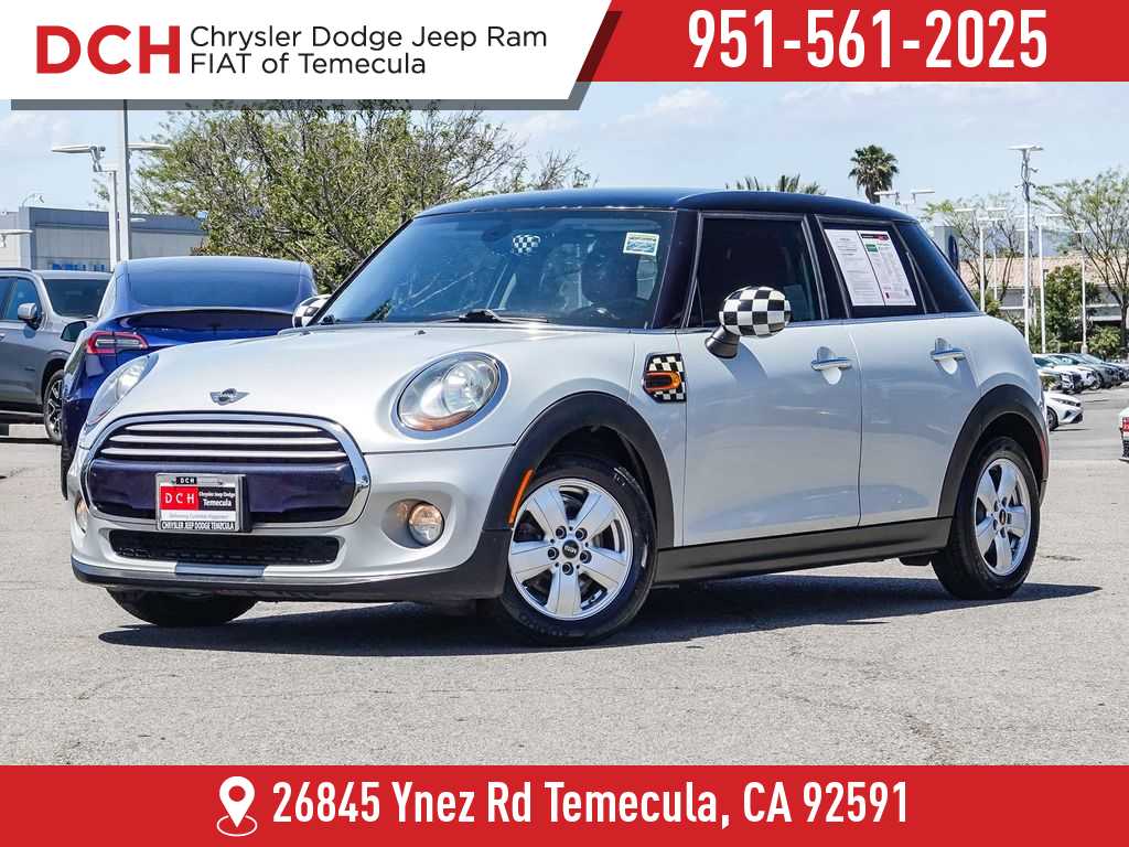 2015 MINI Cooper Hardtop 4 Door -
                  Temecula, CA