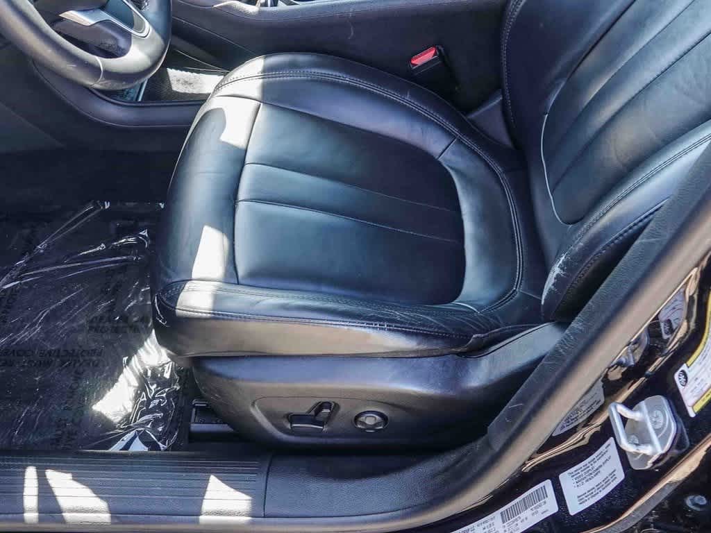 Thumbnail: 2015 Chrysler 200 - 20