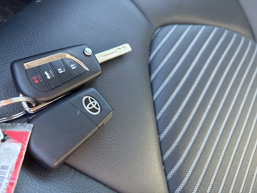 Thumbnail: 2023 Toyota Camry - 9