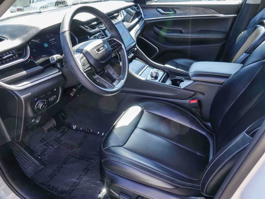 Thumbnail: 2023 Jeep Grand Cherokee - 16