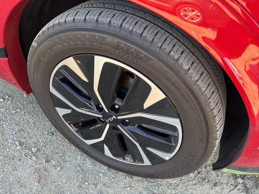 Thumbnail: 2023 Kia EV6 - 8