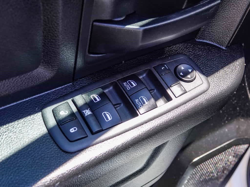 Thumbnail: 2021 RAM 1500 Classic - 21