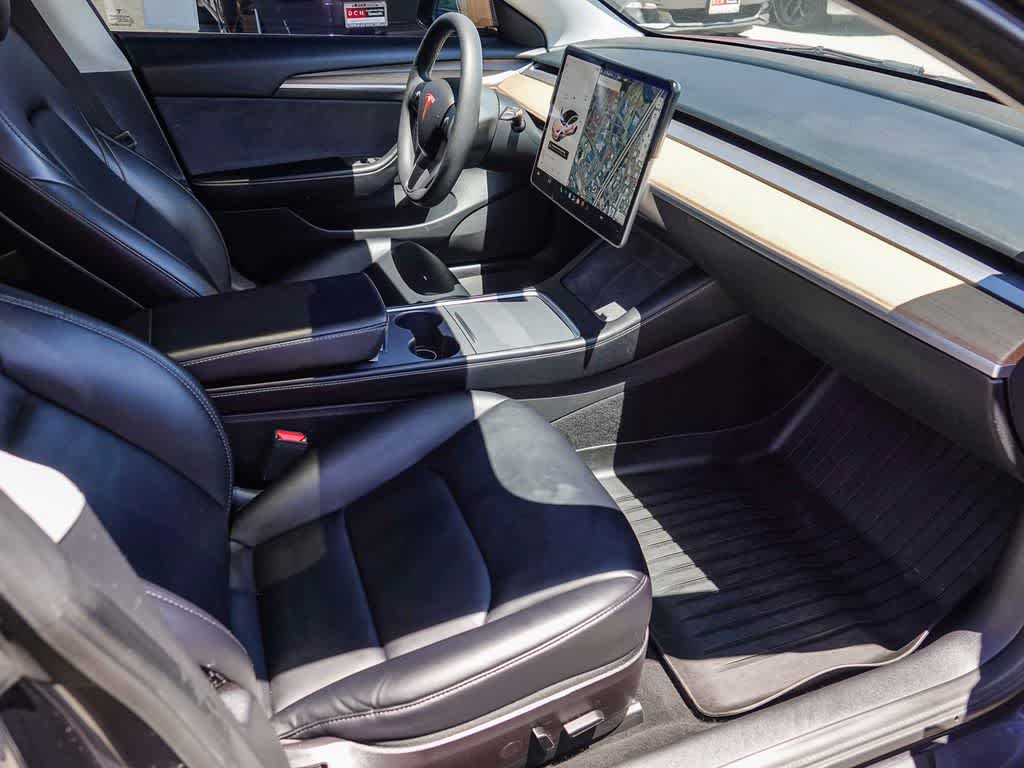 Thumbnail: 2021 Tesla Model 3 - 14