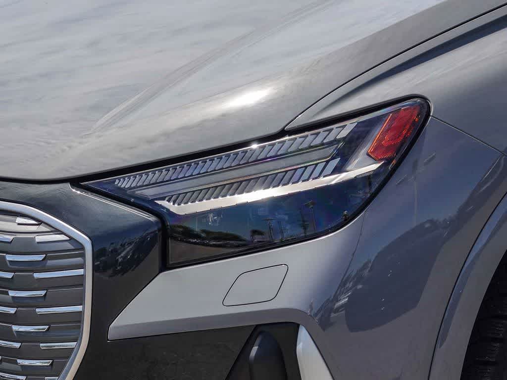 Thumbnail: 2023 Audi Q4 e-tron - 8