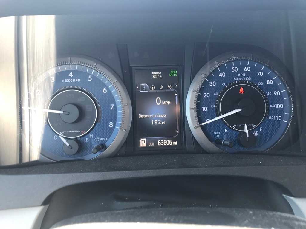 Thumbnail: 2020 Toyota Sienna - 9