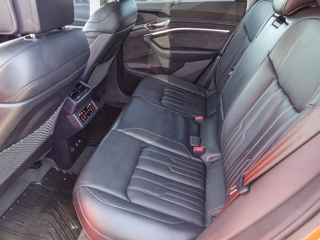 Thumbnail: 2019 Audi e-tron - 17