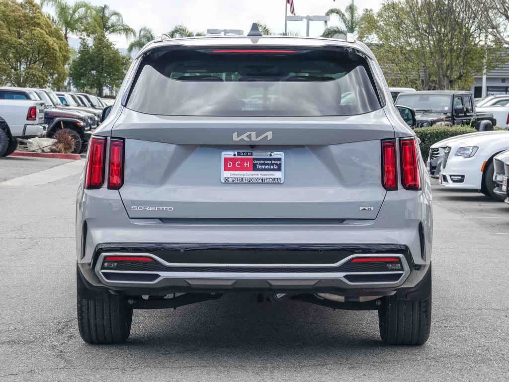 Thumbnail: 2023 Kia Sorento - 5
