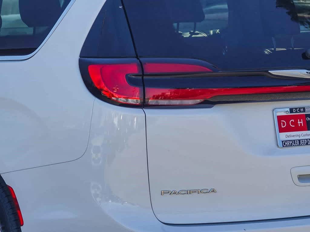 Thumbnail: 2024 Chrysler Pacifica - 7