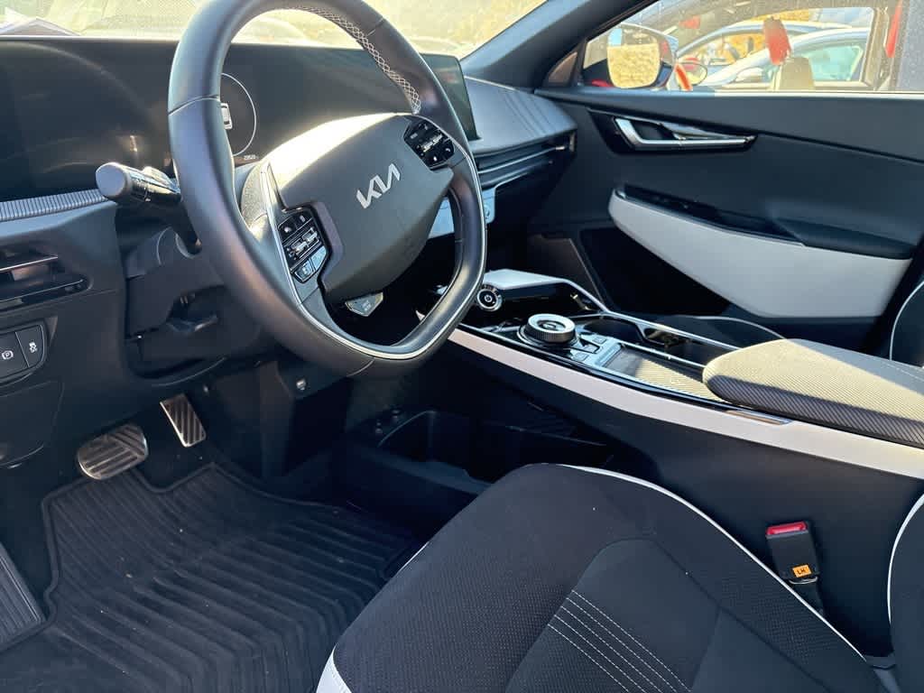 Thumbnail: 2023 Kia EV6 - 10