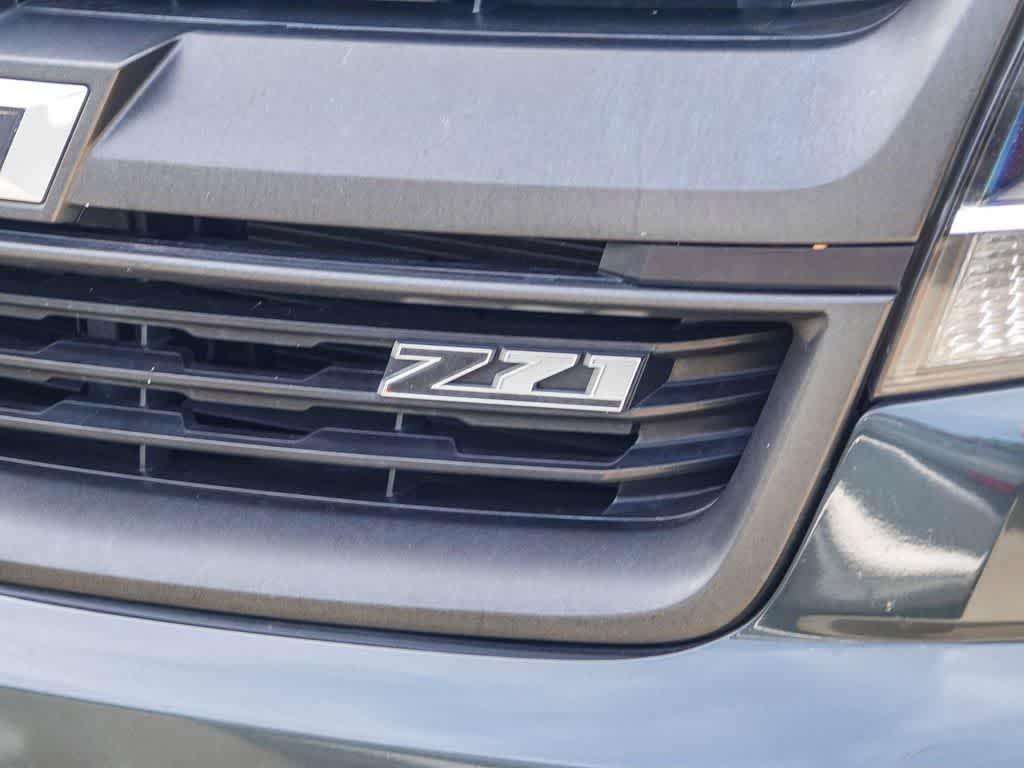 Thumbnail: 2017 Chevrolet Colorado - 3