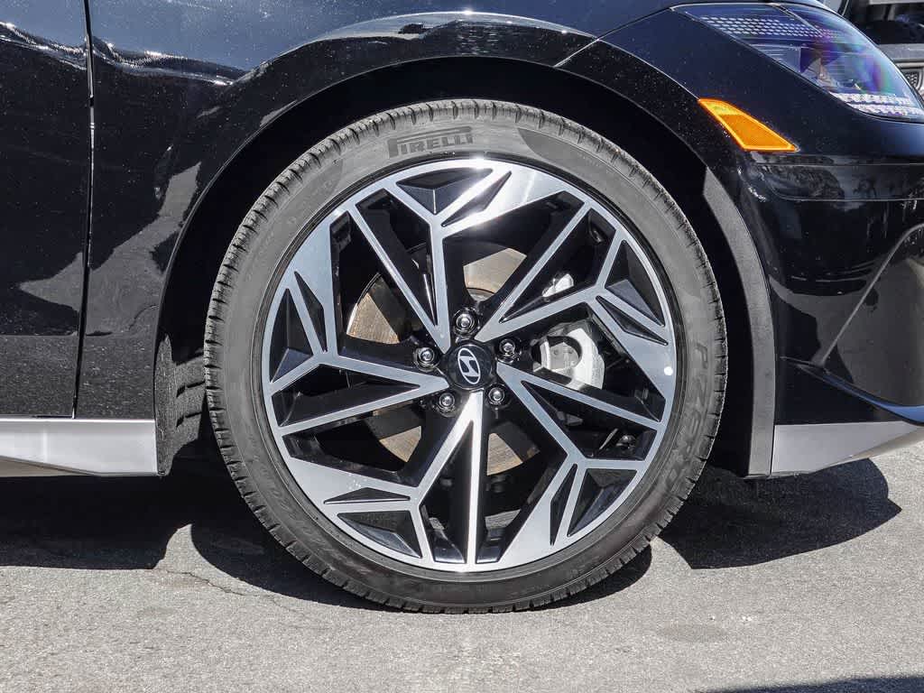 Thumbnail: 2023 Hyundai Ioniq 6 - 10