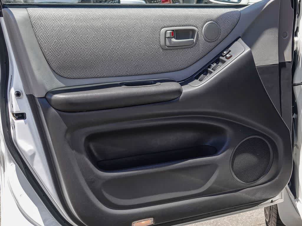 Thumbnail: 2003 Toyota Highlander - 19