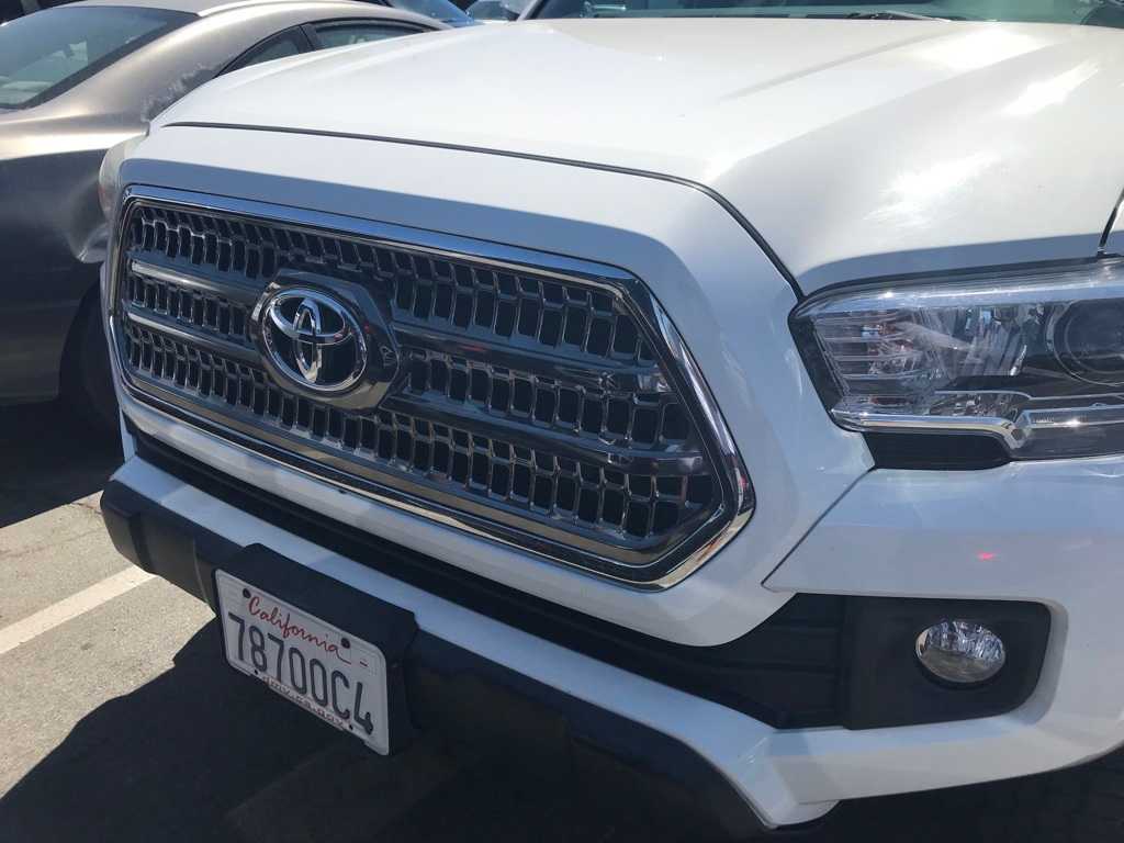 Thumbnail: 2017 Toyota Tacoma - 2