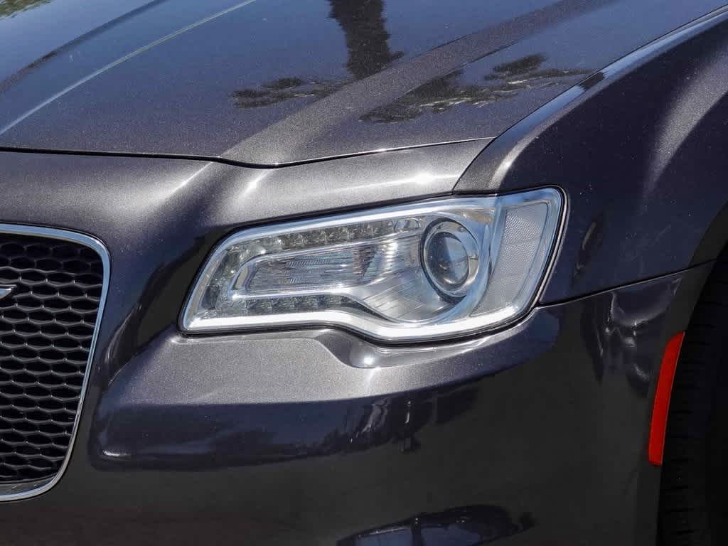 Thumbnail: 2017 Chrysler 300 - 8