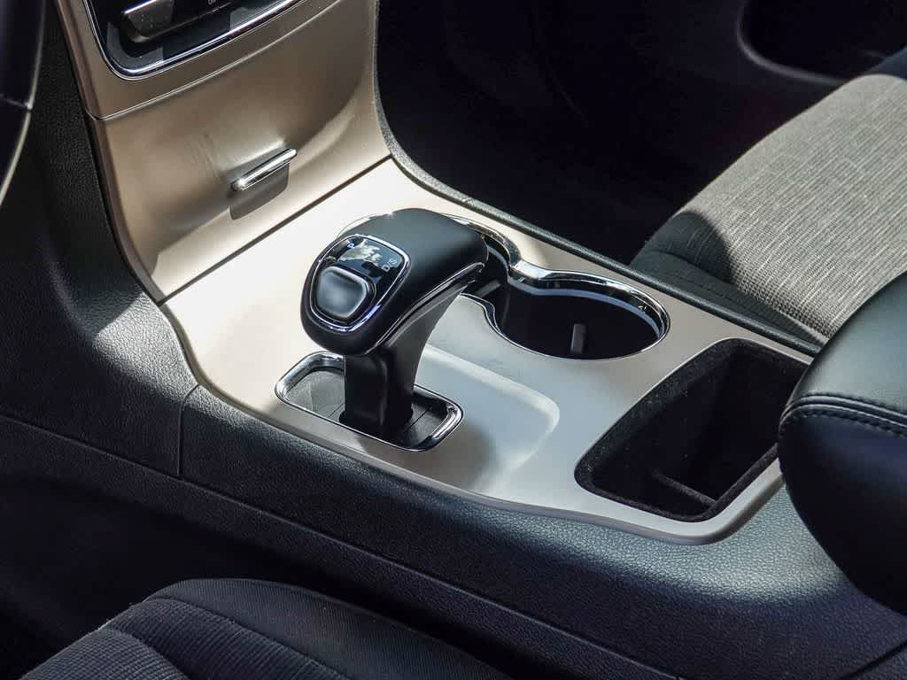 Thumbnail: 2015 Jeep Grand Cherokee - 14