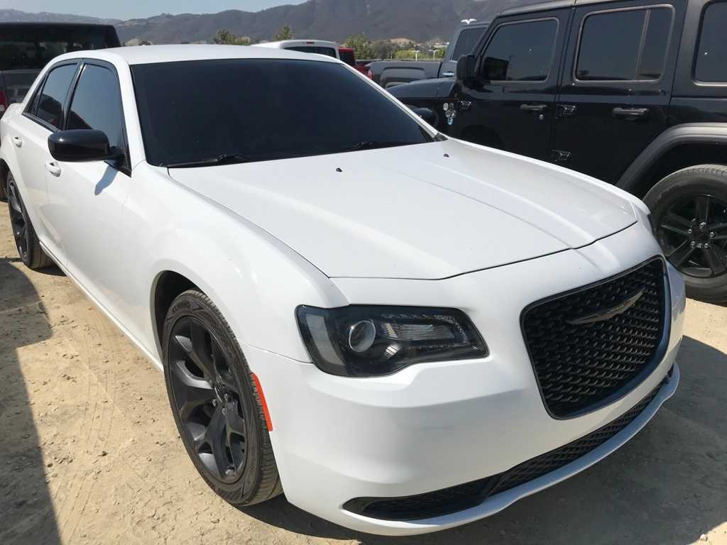 Thumbnail: 2020 Chrysler 300 - 3