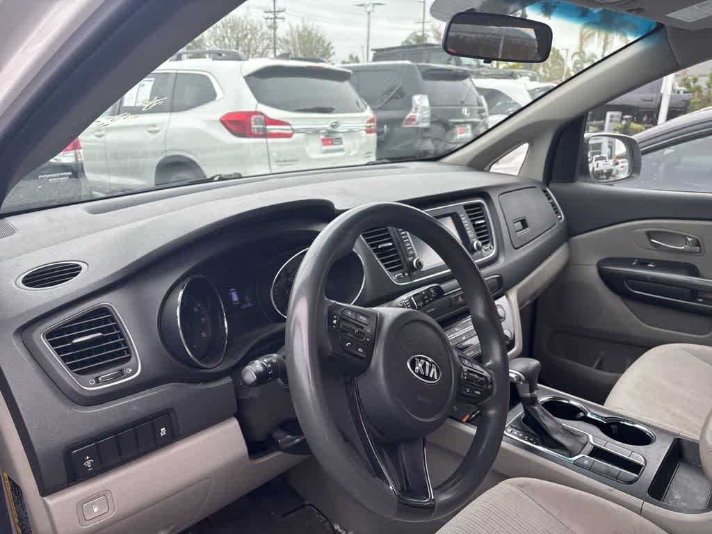 Thumbnail: 2021 Kia Sedona - 10