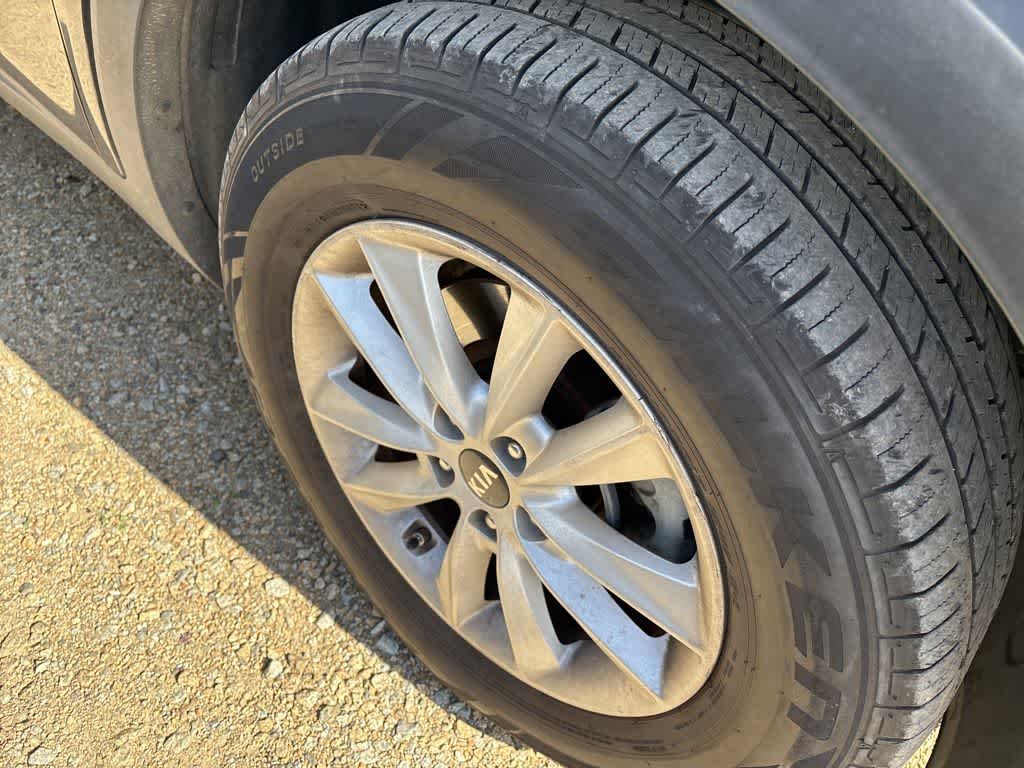 Thumbnail: 2019 Kia Sorento - 4