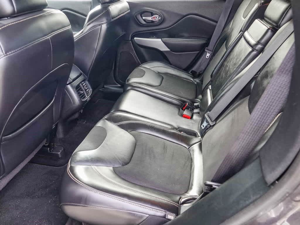 Thumbnail: 2018 Jeep Cherokee - 17