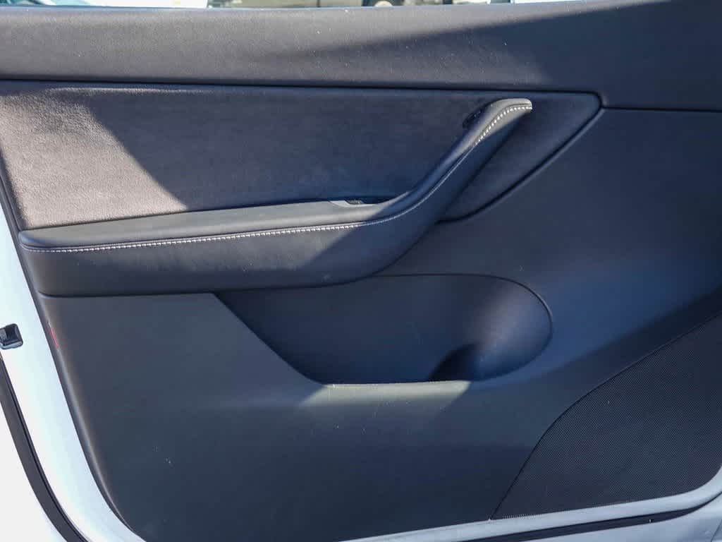 Thumbnail: 2021 Tesla Model Y - 17