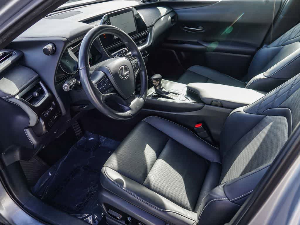 Thumbnail: 2024 Lexus UX - 17