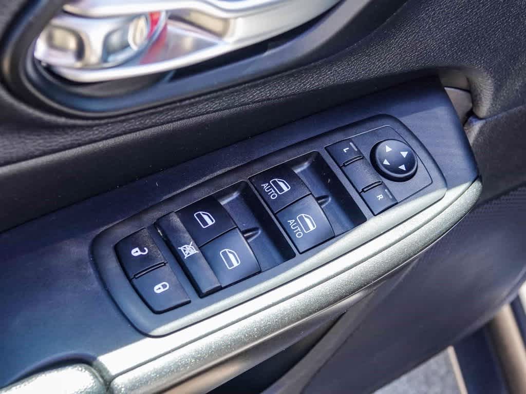 Thumbnail: 2021 Jeep Cherokee - 19
