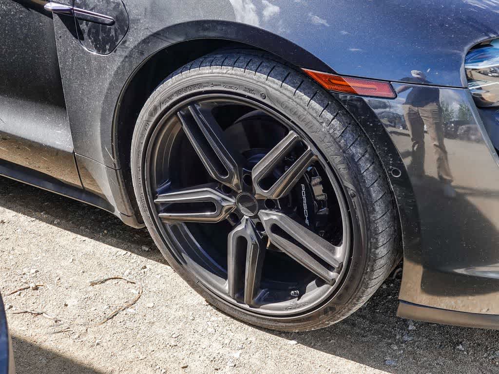 Thumbnail: 2020 Porsche Taycan - 7