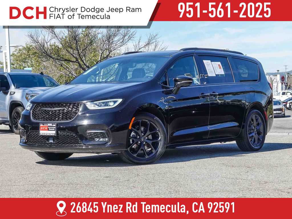 Thumbnail: 2025 Chrysler Pacifica - 1